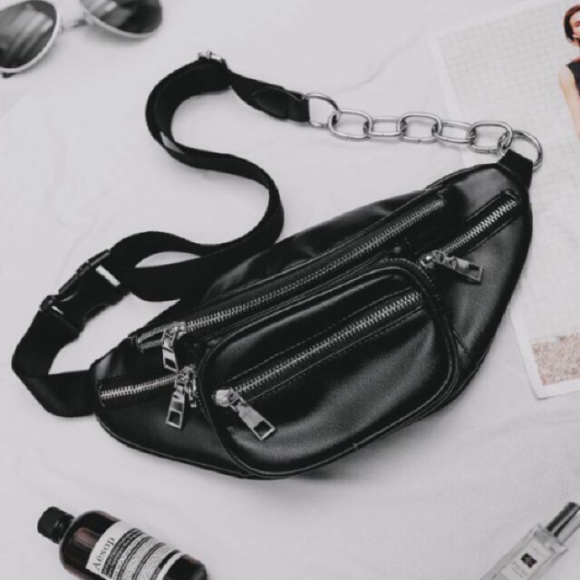 รุ่นใหม่ ตัวล็อคเหล็ก‼️Alexander Wang🖤 กระเป๋าคาดอก ราคาถูก