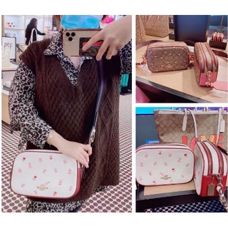 แท้💯%กระเป๋าสะพายข้าง Coach JES CROSSBODY IN SIGNATURE CANVAS WITH HEART FLORAL PRINT C3239 2835ลายซี สีน้ำตาล ลาย