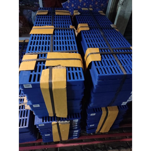 พื้นพลาสติก (แสลท ) 30x100x3.5 cm แสลทพลาสติก