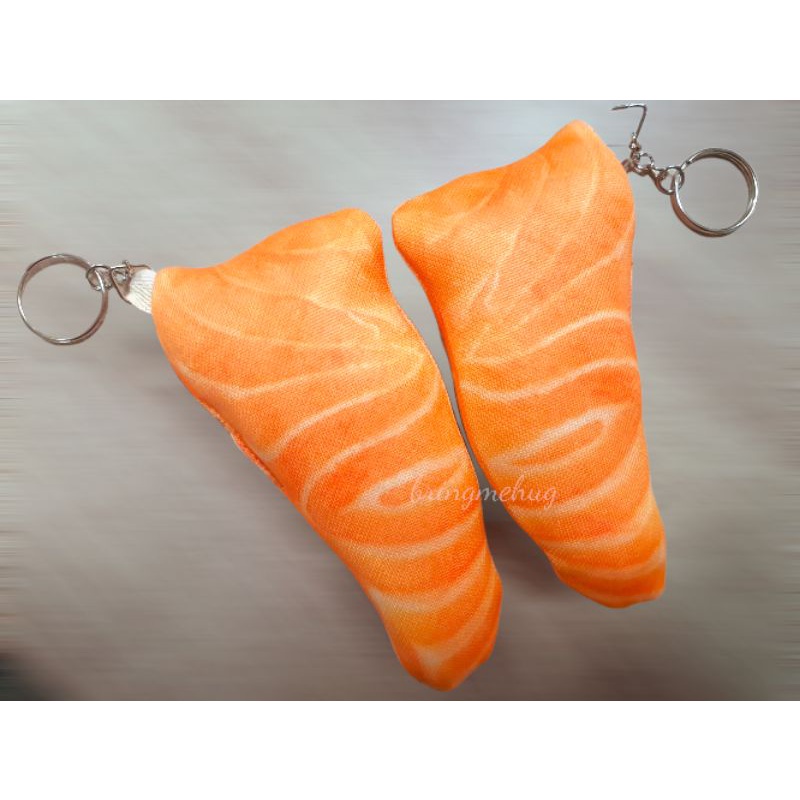พวงกุญแจพิมพ์ลาย ซาชิมิแซลมอน bringmehug สีส้ม ขนาด 13-14 ซม