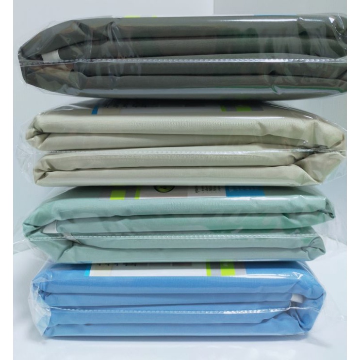 ผ้ารองรีดฟองน้ำ สีพื้นผ้าหนาฟองน้ำนุ่มๆค่ะขนาดและสีสวยๆเลือกได้ในแชท Shopee ค่ะ