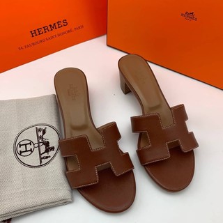 รองเท้า Hermes รุ่นมีส้น สีน้ำตาล