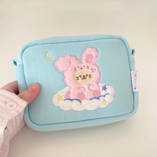 Fluffy Luminary Pouch กระเป๋าเครื่องสำอางนุ่มนิ่มลายปัก หรือใส่เป็นกระเป๋าดินสอก็น่าร้ากก ⭐️