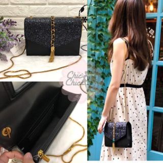 ของใหม่ ✨ CHARLES&amp;KEITH TASSEL CLUTCH กระเป๋าคลัช  ฝากระเป๋าแต่งกริตเตอร์วิ้งวับสะดุดสายตา