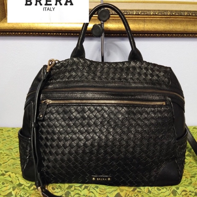 กระเป๋าสะพายข้าง Brera Italy