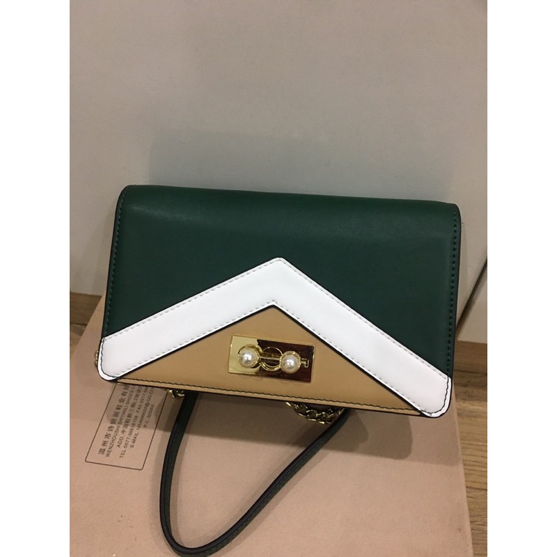 กระเป๋าถือ Tucano ผลิตในจีน