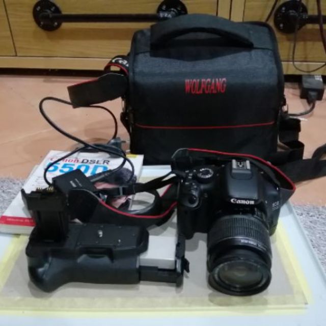 กล้อง​ Dslr Canon​ 550d​ + Grip​ มือสอง​สภาพ​ดีเยี่ยม​