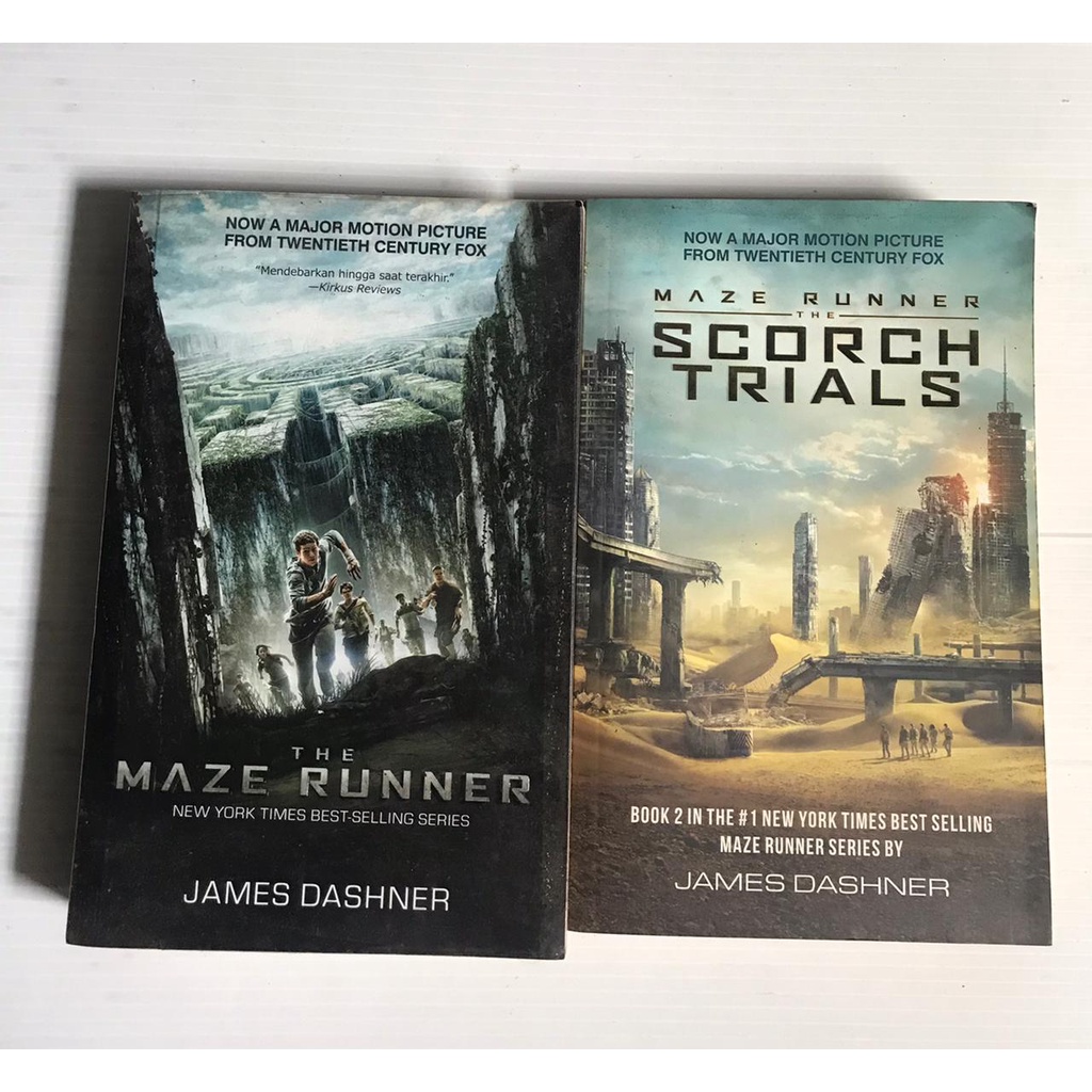 [preloved] Maze Runner Book 1 & 2 By James Dashner