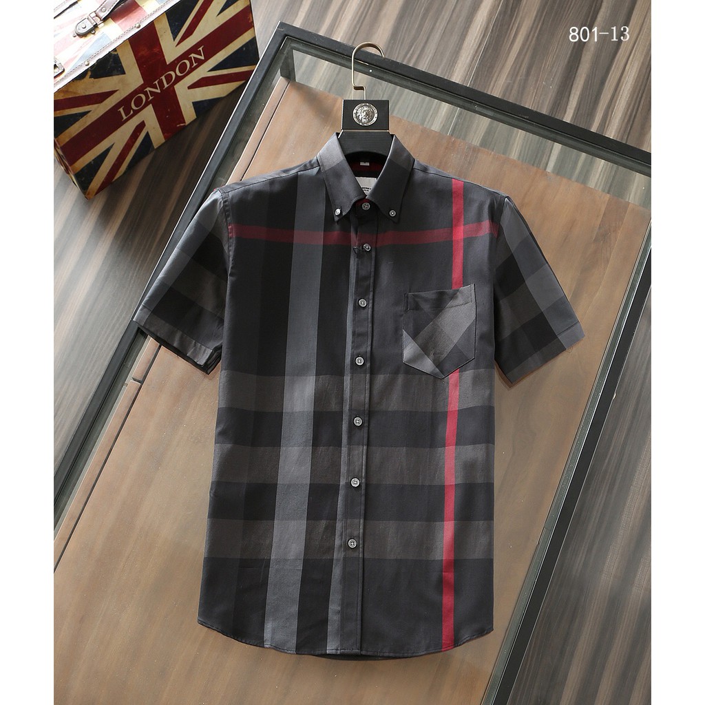 เสื้อเชิ้ตแขนสั้นผู้ชายBurberryลายสก็อตแขนสั้น เสื้อผู้ชายburberryแขนสั้นผู้ชายมีกระเป๋าสีดำ เสื้อเช