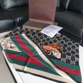 ผ้าคลุมไหล่/ผ้าพันคอ gucci สินค้า premium gift