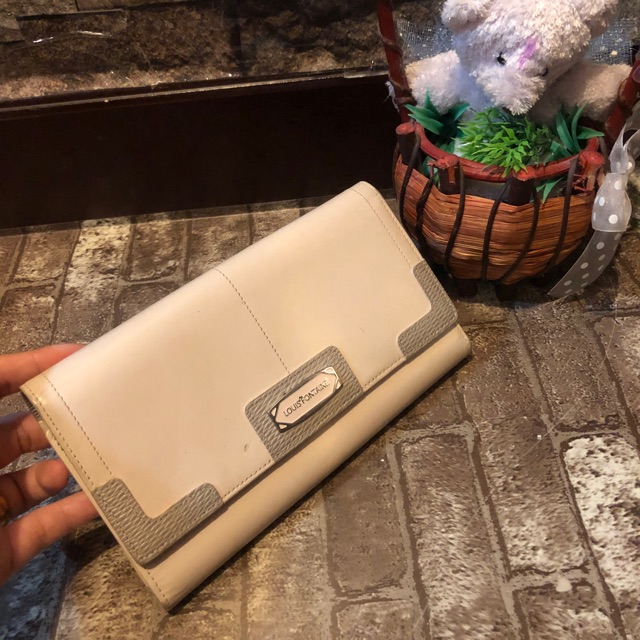 Louis Fontaine กระเป๋าตังหนังแท้ ซับในเเสตมป์Louis Fontaine ทั้งใบ มีร่องลอยหารใช้งานตามภาพสภาพ80%