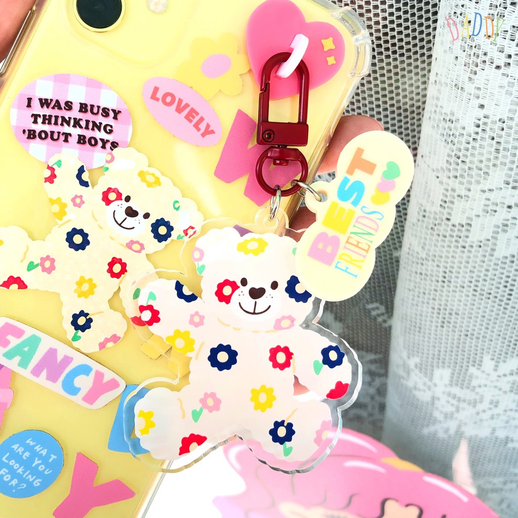 DADDY | Blossom Bear keychain พวงกุญแจอะคริลิคน้องหมี ลายดอก สีขาว