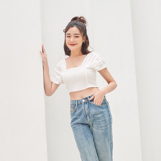 Weekend Sunkiss เสื้อครอป สีขาว เที่ยวทะเล คาเฟ่
