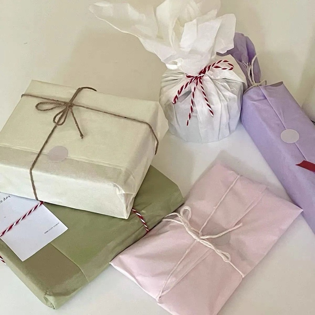 กระดาษห่อของขวัญวันเกิด ลายดอกไม้ สีครีม สําหรับตกแต่งพื้นหลังรูปภาพ