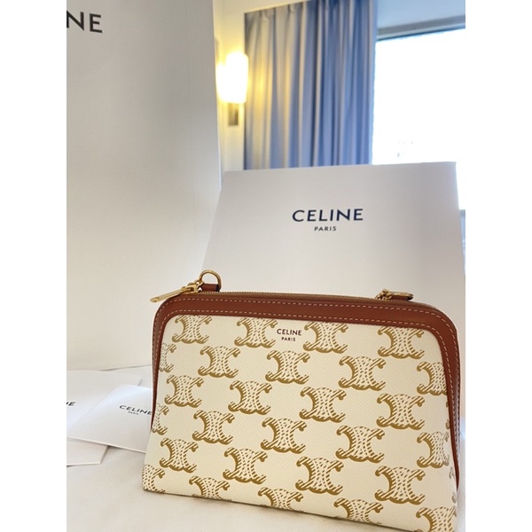 CELINE PARIS Clutch with Chain / White color