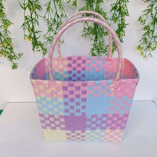 กระเป๋าตระกร้าสานเส้นพลาสติก สียูนิคอร์น กว้าง13ยาว24สูง23cm