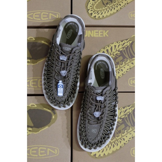 ของแท้ พร้อมส่ง Keen Uneek Canvas Men Military Olive/ Timberwolf