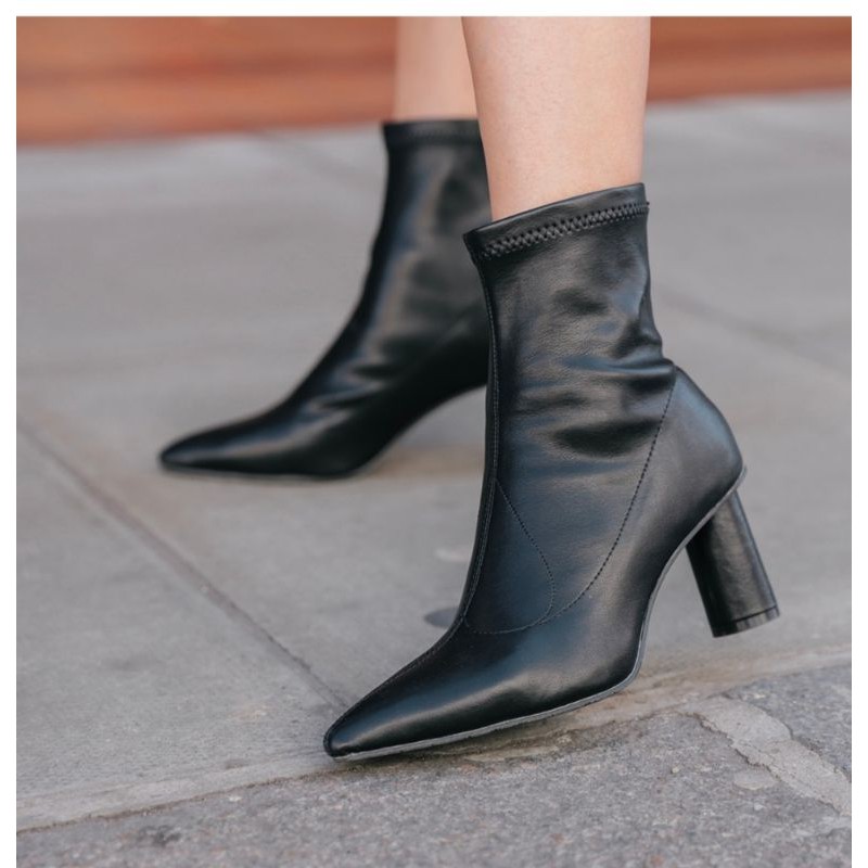 858 CIRCLE HEEL ANKLE BOOTS