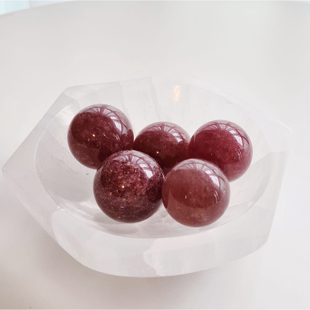 [Kyzen Living] Strawberry Quartz มินิทรงกลม