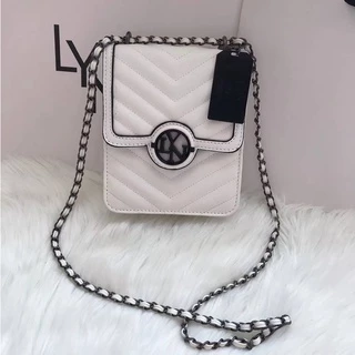 สินค้าพร้อมส่ง ลินทรงกล่อง กระเป๋าสะพายข้าง LY N กล่องนม สายโซ่ ทรงโฟน รุ่นตามหา มีถุงผ้า ป้ายแบรนด์ ถุงกระดาษ