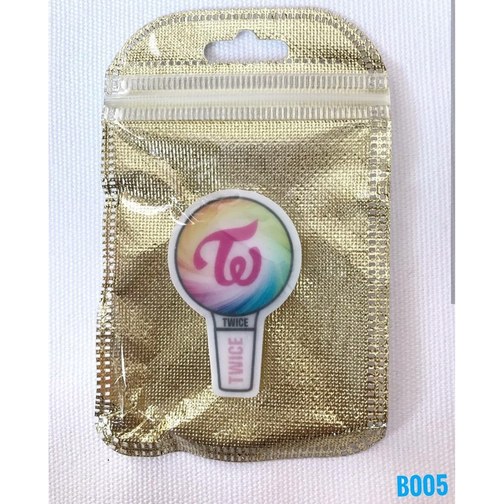 เข็มกลัดลายแท่งไฟTWICE