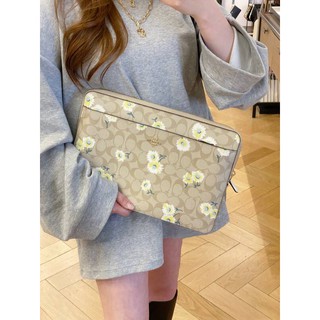 🌼กระเป๋าใส่โน๊ตบุค LAPTOP SLEEVE IN SIGNATURE CANVAS WITH DAISY PRINT