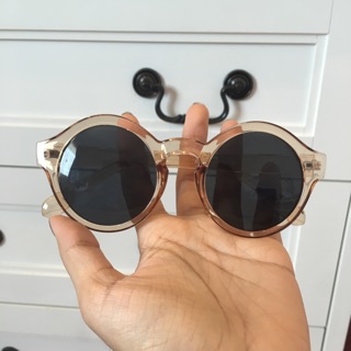 แว่นตากันแดดทรงเกาหลี