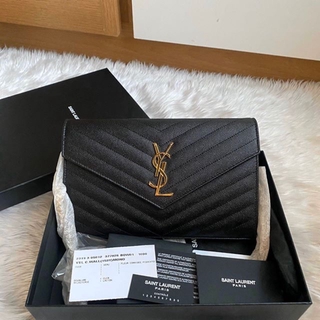 New YSL WOC 9” ปี2021 ของใหม่ มือ1 ค่า หนังหอมๆ สายห่อครบ ราคาดีๆน้า  อุปกรณ์ : การ์ด ถุงผ้า กล่อง