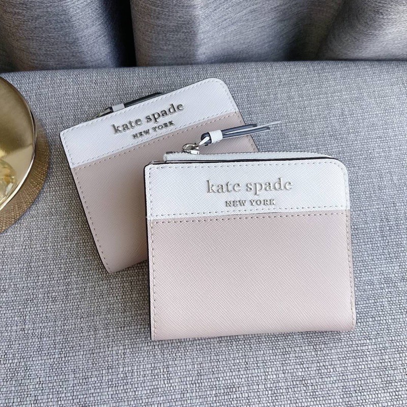 👑ผ่อน0%~แท้100%👑 กระเป๋าสตางค์ Kate Spade small I-zip bifold wallet WLRU6024