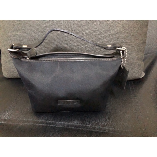 กระเป๋าถือ Coach  มือ 2 แท้ 100% ผ้าขอบหนังดำ สีดำ