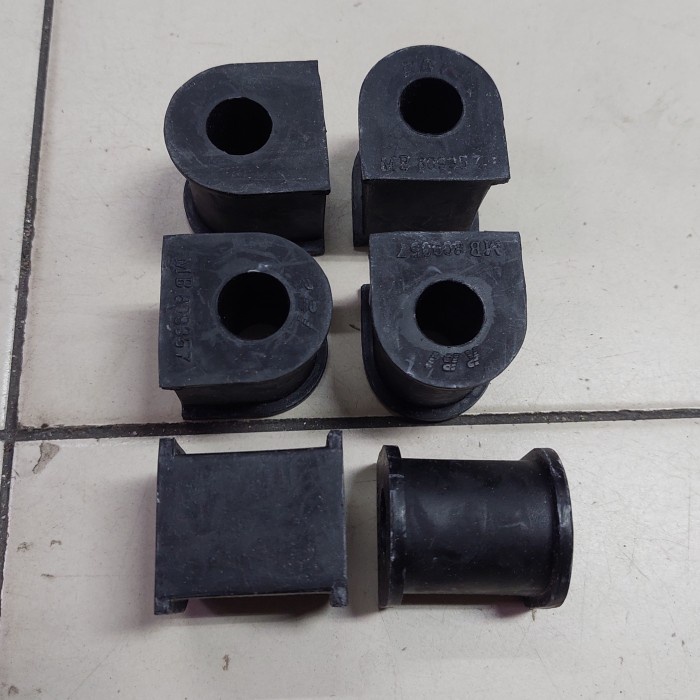 ยางมั่นคงด้านหลัง Mitsubishi Lancer Evo 3