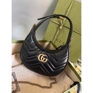 New🤍Gucci Marmont Half-Moon-Shaped Mini Bag ขนาด 8.5 x 4.5 x 2 นิ้ว สวย เรียบ หรู ราคาดีมากก