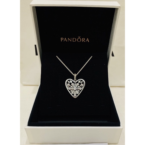 Pandora winter heart necklace แท้100%  (ความยาว free size ปรับได้ตามชอบ, จี้สามารถถอดออกได้ค่ะ)