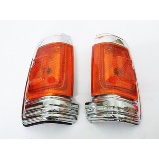 ไฟมุม สีฝาส้ม (มีชุดไฟ+ขั้ว) FOR NISSAN DATSUN SD 23 นิสสัน ดัทสัน บิ๊กเอ็ม ปี 1980-1985 เลนส์ส้ม ขอบชุบโครเมียม 1 คู่