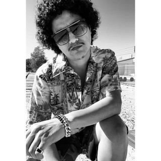 โปสเตอร์ Bruno Mars บรูโน มาส์ Music Poster ตกแต่งบ้าน รูปภาพ ภาพถ่าย โปสเตอร์วินเทจ โปสเตอร์วงดนตรี โปสเตอร์ติดผนัง