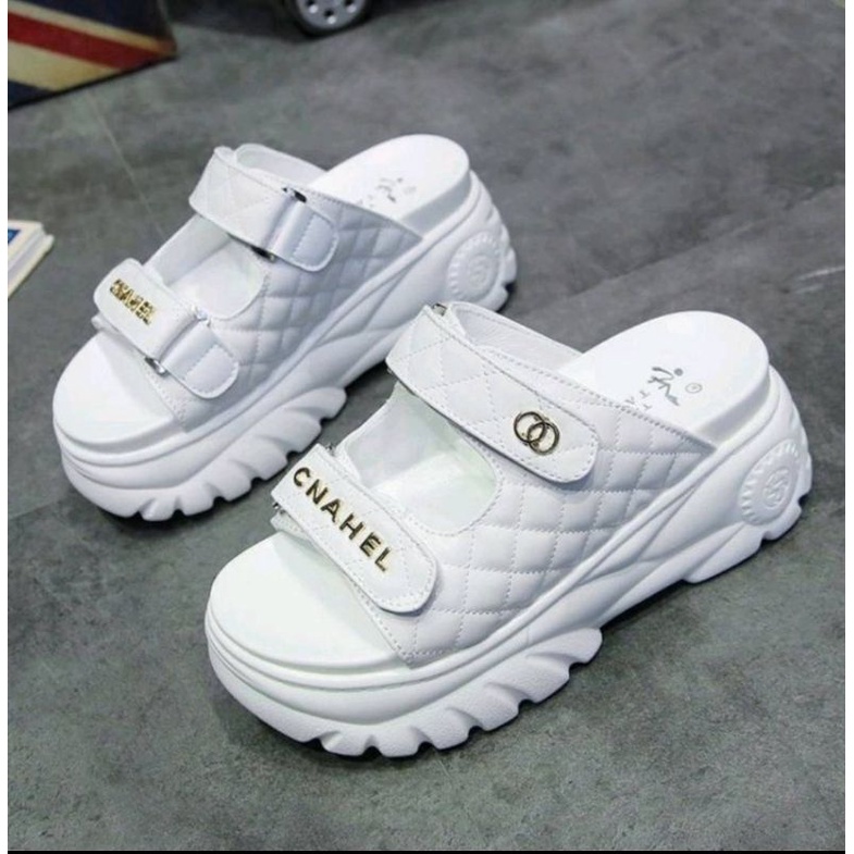 รองเท้าส้นตึกที่สวยที่สุด สไตล์chanel หนังสวยแต่งอะไหล่