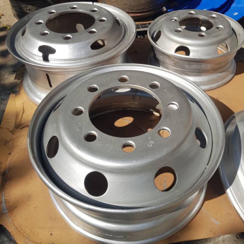 กะทะรถบรรทุก10ล้อมือสอง11R22.5หรือ295/80Rขาย1ใบมี8รู10รู