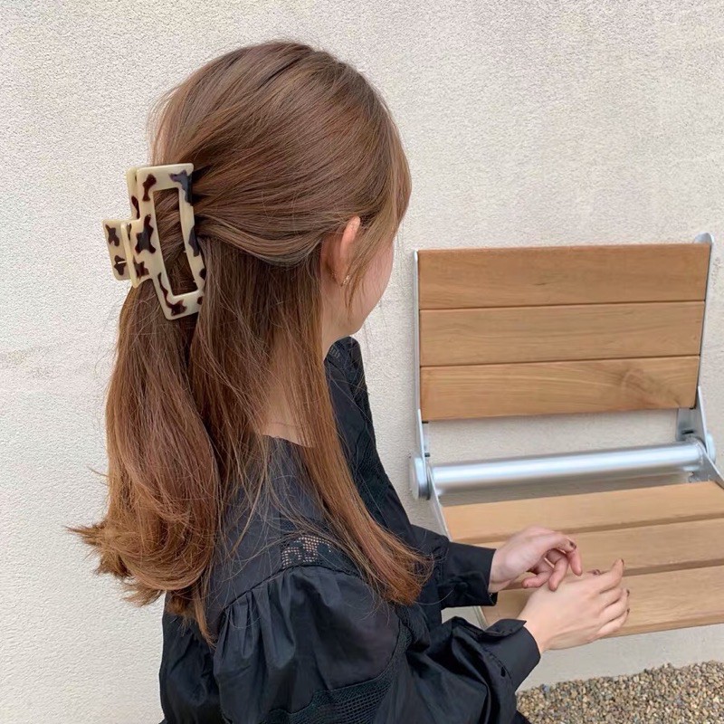Hairclips กิ๊บหนีบผมลายเก๋ๆ มี 3 สี 3 ขนาดให้เลือก พร้อมส่งน้า