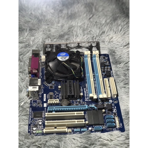 บอร์ด Gigabyte ga-g41m-combo + core 2 Quad Q8400 ชุดเล่นเกมส์ ทำงาน เรียนออนไลน์ ดูหนังฟังเพลง