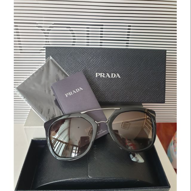แว่นตากันแดด Used like new Prada Glasses full set with box in Good