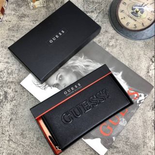 กระเป๋าสตางค์ใบยาว มีซิปรอบด้าน ยี่ห้อ Guess