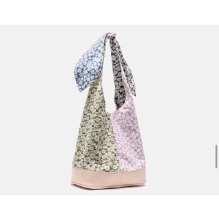 Daisy Bag กระเป๋าผ้าลายดอกเดซี่