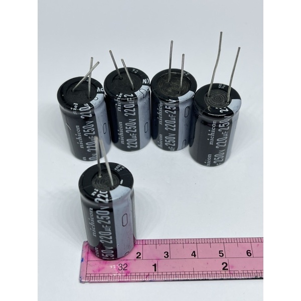 CAPACITOR 220UF 250V 105องศา ไซต์ 18*30MM แพ๊คละ10ตัว พร้อมส่ง ส่งทุกวัน