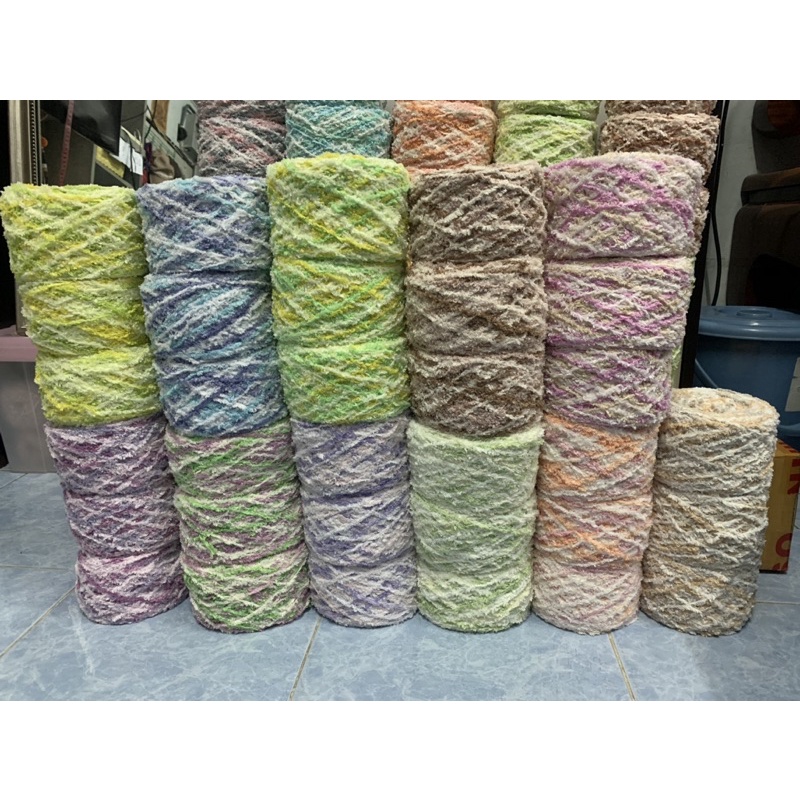 ไหมพรมขนแกะ (สุ่มสี )ม้วนละ 100 กรัม