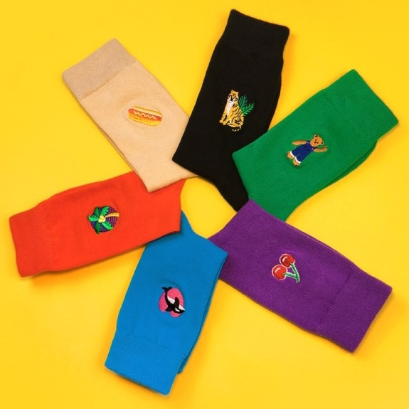 ( พร้อมส่ง ) Wiggle Wiggle Embroiery Socks ถุงเท้า