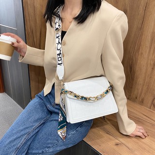 พร้อมส่ง🇹🇭กระเป๋าแฟชั่น มีสาย crossbody พร้อมผ้า แต่งสายโซ่หรูหรา