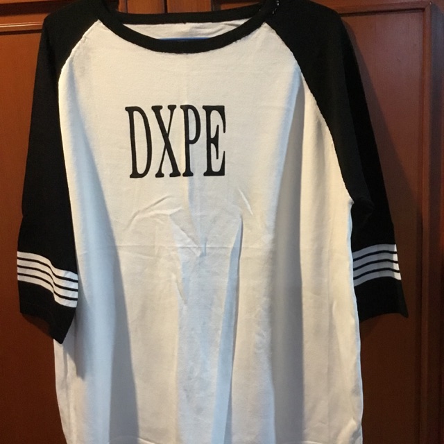 เสื้อยืด ลาย DXPE สีขาวดำ