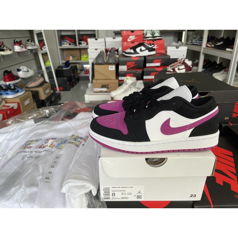 AIR JORDAN 1 LOW FUCHSIA TOE (W)+เสื้อ BILLIE ELISH