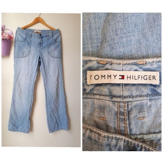 TOMMY HILFIGER  กางเกงยีนส์ขากระบอกใหญ่ สีฟอกซีด ผ้ายีนส์ไม่ยืด Size 10  เอววัดจริง 34 นิ้วค่ะ