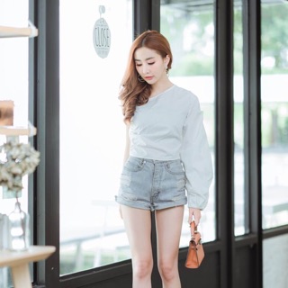 crop stick เสื้อครอปแขนเดียว แค่งจับจีบแขนพอง ใส่สวยๆ ตัวเดียว จะแมทขาสั้น-ขายาว ก็สวย  ขนาด อก 35"  ยาว 20"